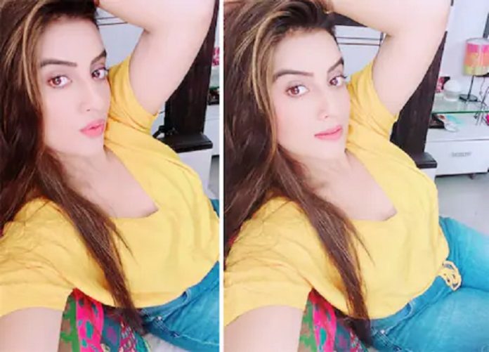 Heart will beat after seeing the stylish look of Akshara Singh, see her glamorous pictures