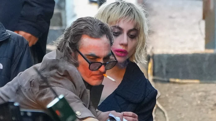 Lady Gaga kisses an unknown girl in the crowd, viral video from New York created panic